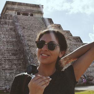 Meet your Posher, Selena